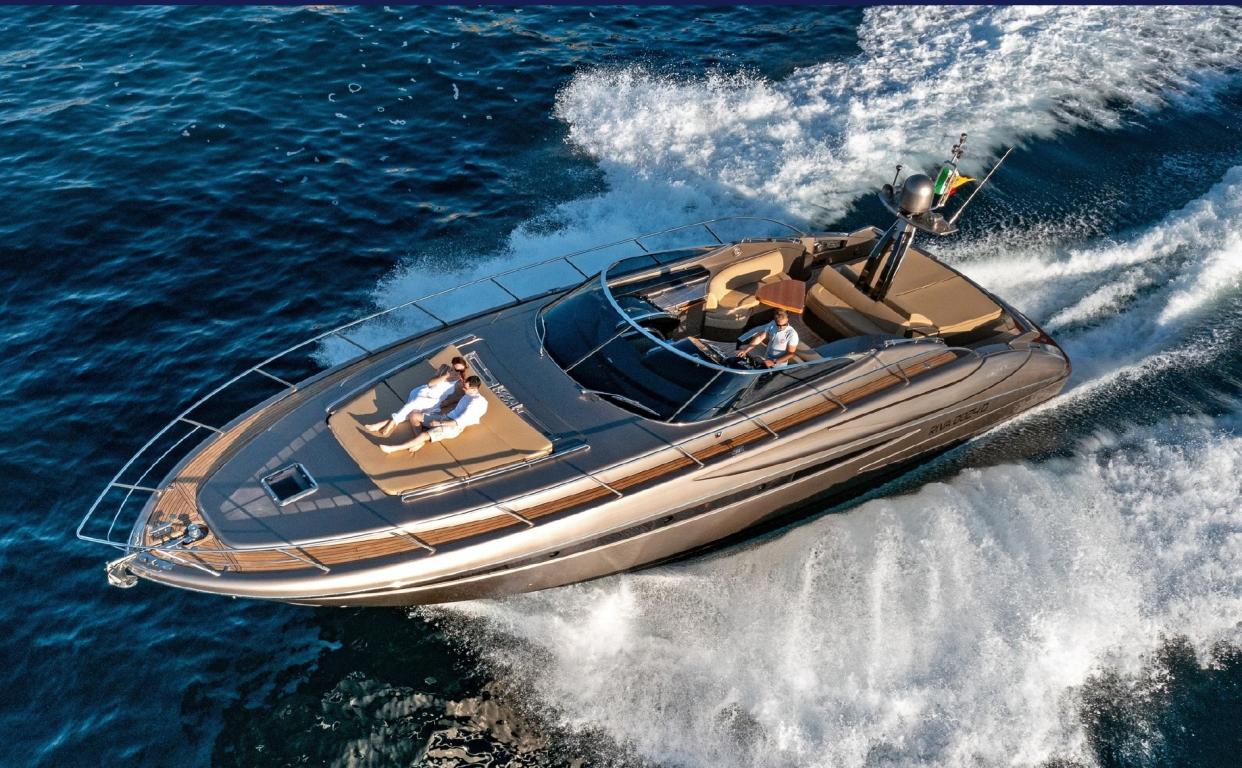 Riva rivale 52